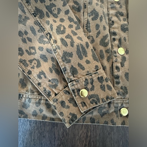 Kyla Seo Hand Embroidered Leopard Cheetah Jacket - Picture 7 of 12